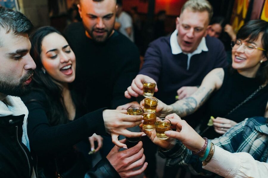 Rome: Forbidden History Walking Tour & Pub Crawl with Drinks - A social start that breaks the ice