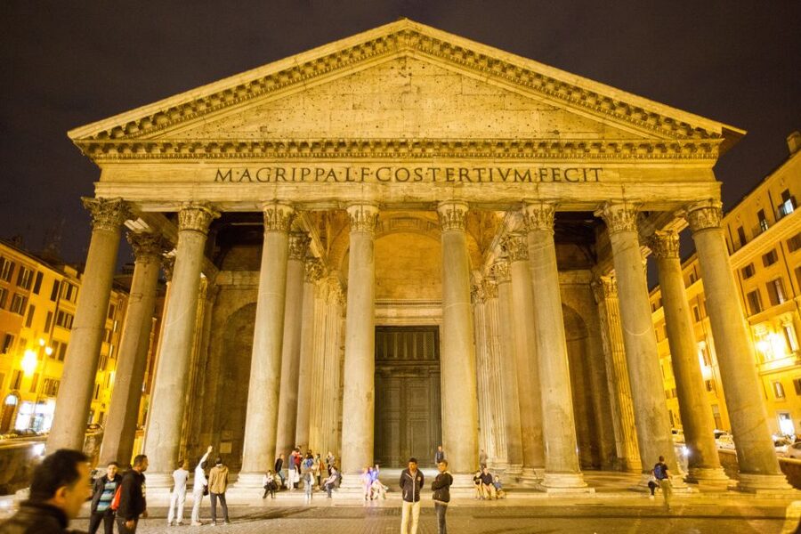Rome: Guided City Center Evening Sightseeing Walking Tour - Trevi Fountain and the coin tradition