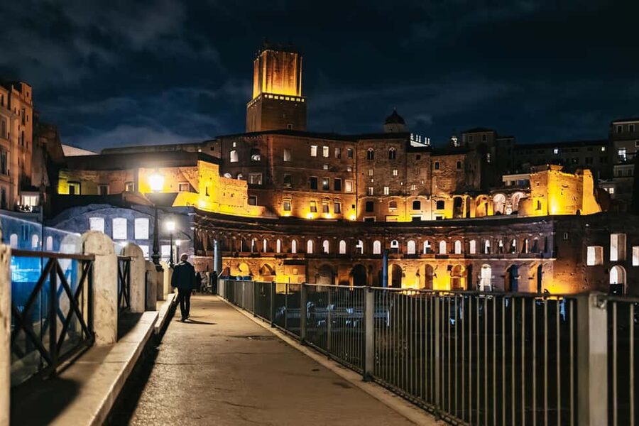 Rome: Small-Group City Highlights Moonlight Walking Tour - Why Rome works better after sunset