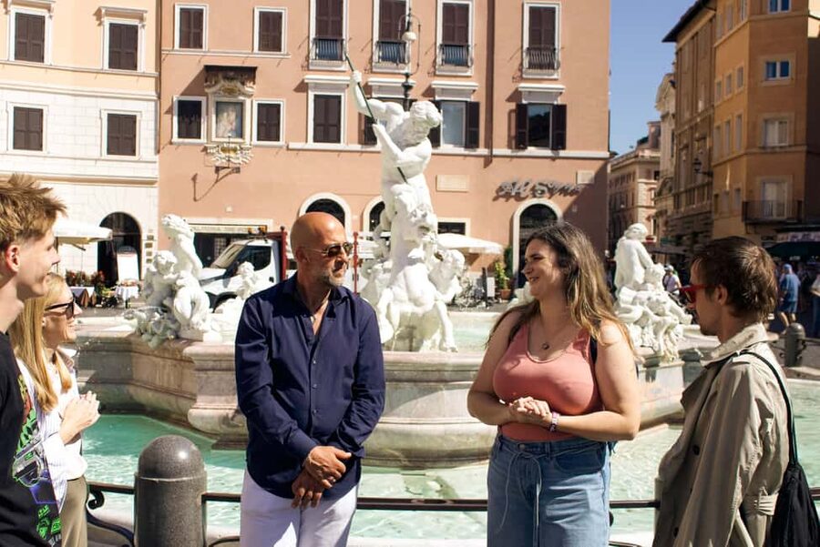 Rome: Small-Group Guided Day or Night Walking Tour - Why Rome works so well after sunset