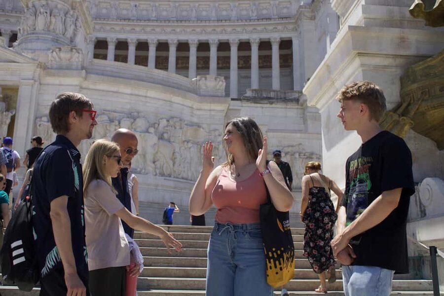 Rome: Small-Group Guided Day or Night Walking Tour - The Roman Forum and Colosseum finish with drama