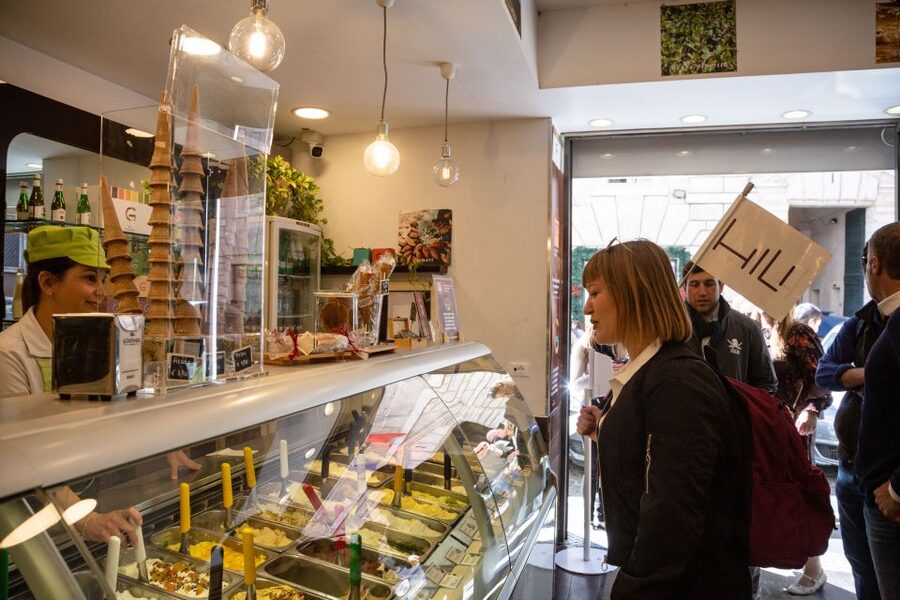 Rome: Trastevere & Campo de Fiori Street Food Walking Tour - Gelato, maritozzo, and the last stop