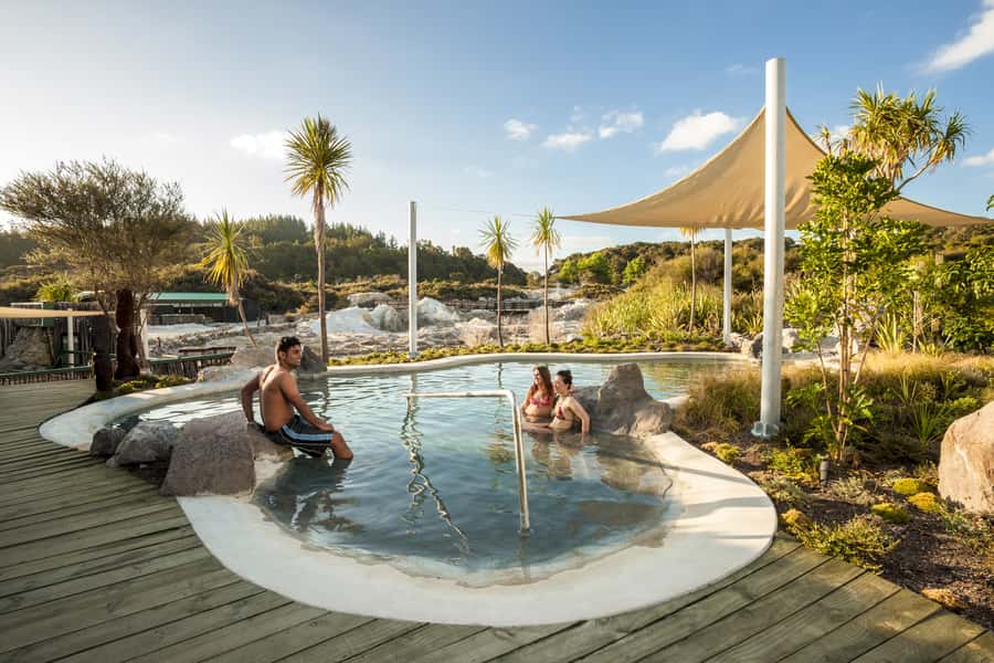 Rotorua: Hell's Gate Outdoor Mud Spa & Guided Walk - Guided tour or self-guided walk?