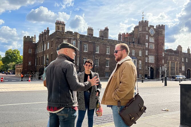 Royal Historic Pubs Walking Guided Tour in London - Why a pub walk adds something to royal London