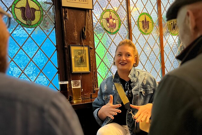 Royal Historic Pubs Walking Guided Tour in London - Four pubs, local stories, and a slower look at St. James’s