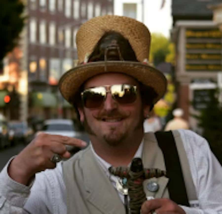 Salem Voodoo, Vampires, and Ghosts Guided Walking Tour - Meeting at the Revere Bell and setting out