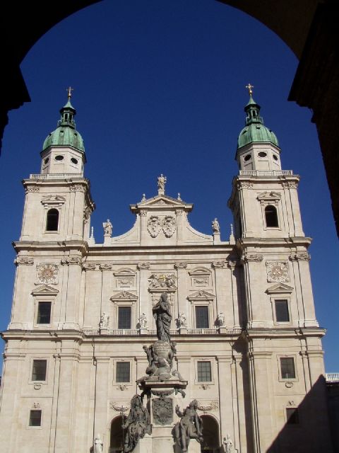 Salzburg 2.5-Hour Walking Tour: Mozart, Old Town & More - Starting at Mirabell Palace and Makartplatz