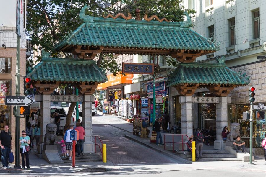 San Francisco: Chinatown Culinary Walking Tour - What the guides add to the experience