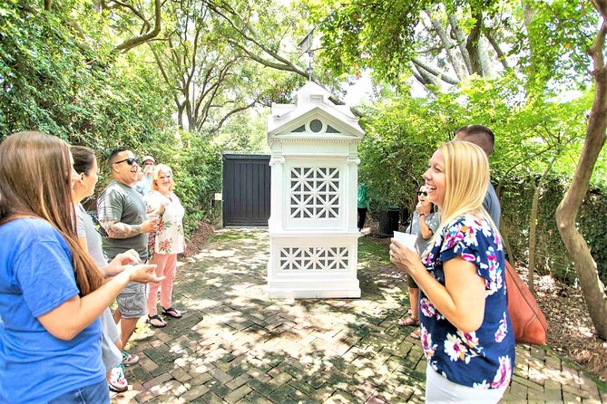 Savannah First Squares Culinary & Cultural Walking Food Tour - Six food stops that add up to lunch