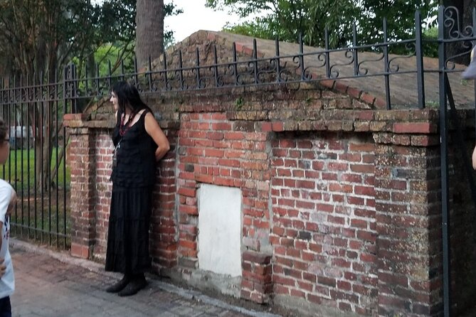 Savannah Haunted Pub Crawl Walking Tour - The 17Hundred90 Inn and Restaurant