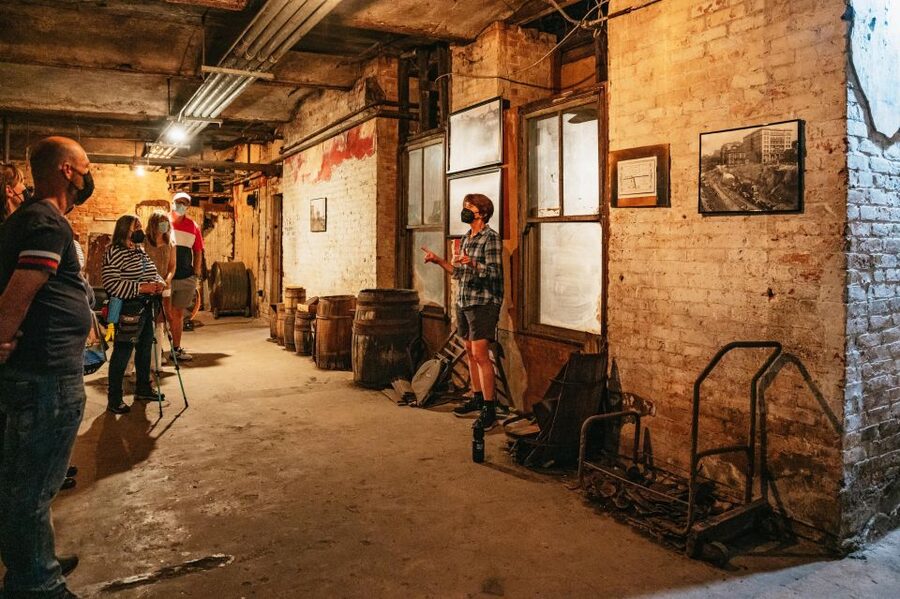 Seattle: Guided Underground Walking Tour - What guides do best on this tour