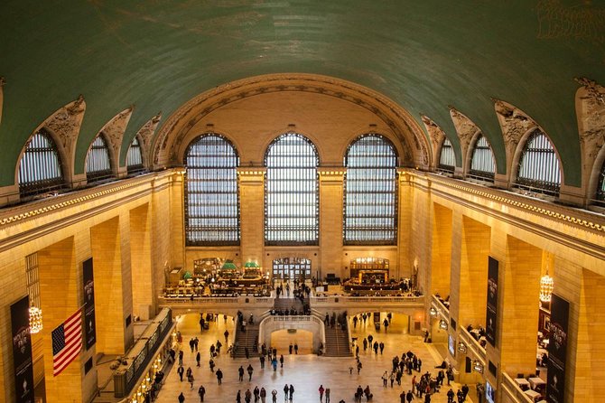 Secrets of Grand Central Station Walking Tour New York City - Meeting your guide at Track 29