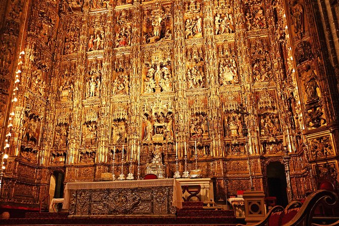 Seville Private Walking Tour with Alcazar & Cathedral Tickets - Tapas, three drinks, and a taste of Seville