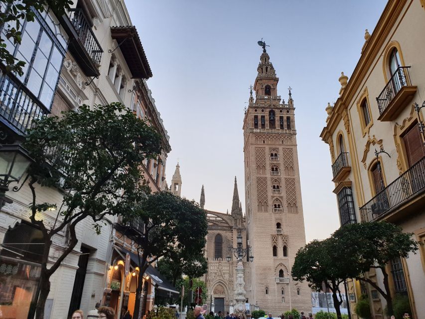 Seville: Tapas, Taverns, and History Walking Tour - Finishing with Andalusian and international flavors