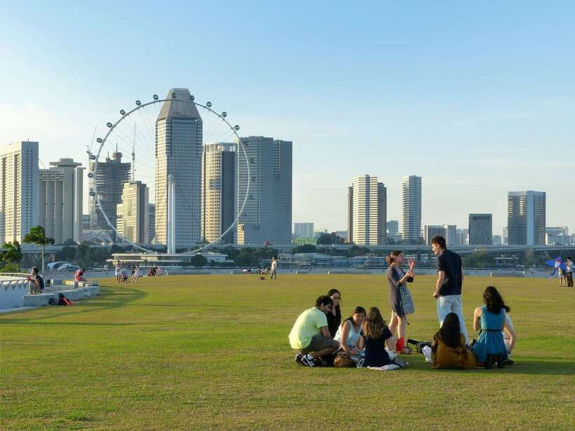 Singapore: Private Walking Tour with a Local - Meeting in the city center or by the cruise port