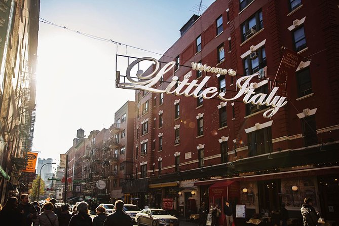 SoHo, Little Italy, and Chinatown Walking Tour in New York - SoHo: cast iron above the cobblestones