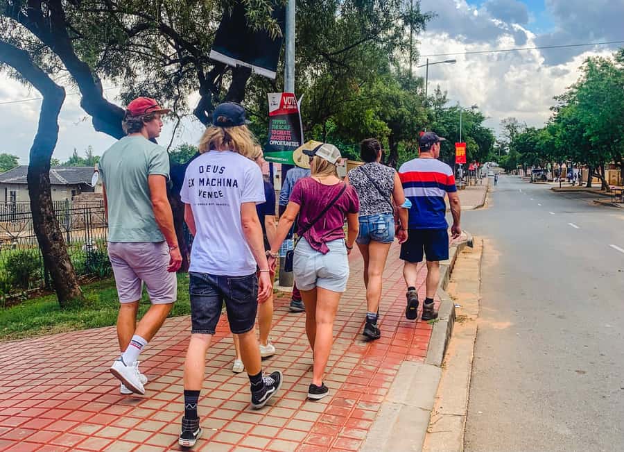 Soweto: Walking Tour with a Local Guide and Lunch - The guide makes the difference