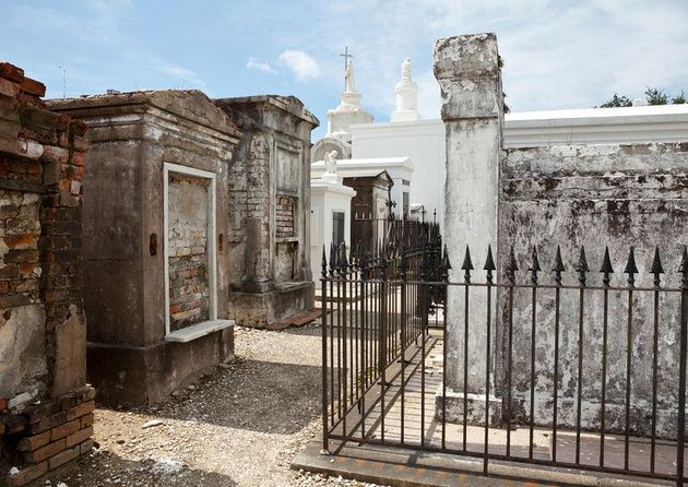 St. Louis Cemetery No. 1 Official Walking Tour - Is $25 a fair price?