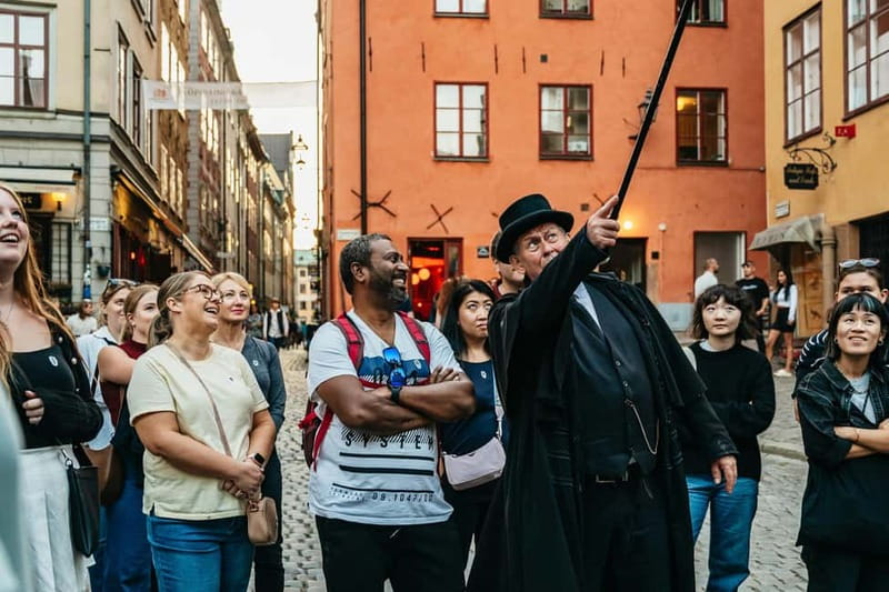 Stockholm: Ghost Walk and Historical Tour - Narrow lanes, courtyards, and old walls
