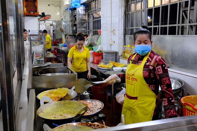 Super Niche Walking Street Food Tour in Ho Chi Minh City - Chợ Lớn brings the final food stretch