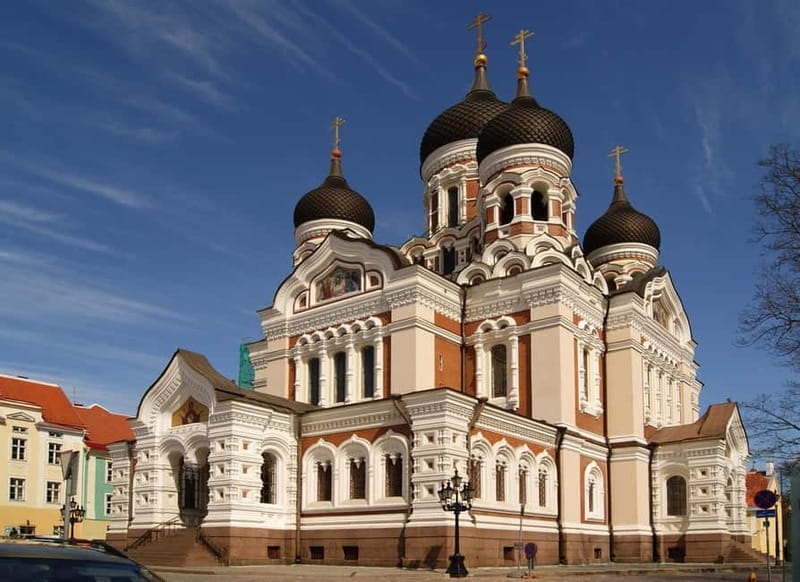 Tallinn: Guided Old Town Historical Walking Tour - Lower Town sights, from guilds to the Town Hall Pharmacy