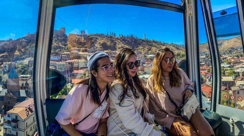 Tbilisi: City Highlights Guided Walking Tour - Tamada, Shardeni Street, and the sulfur baths
