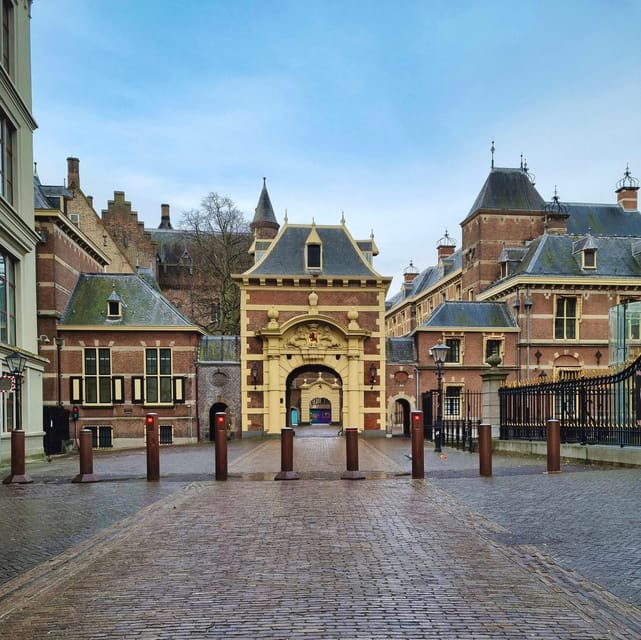 The Hague: City Walking Tour - Lange Voorhout and the Court City