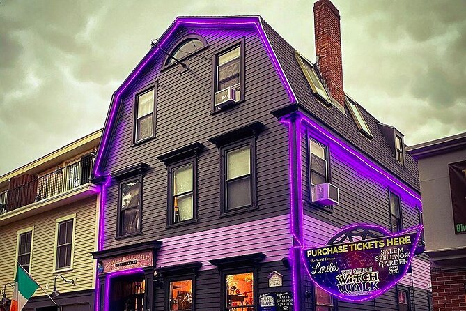 The Salem Witch Walk - The magic circle starts the experience