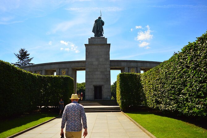 Third Reich Berlin: Hitler and WWII Walking Tour - Brandenburg Gate and the use of public symbols