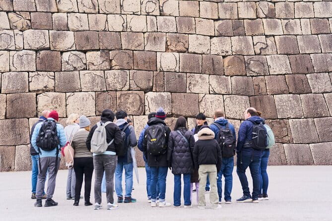 Tokyo Castle & Imperial PalaceーShogun Walking Tour - Edo Castle ruins and the palace you can no longer see