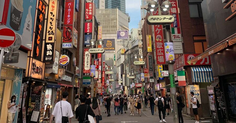 Tokyo: Shibuya Highlights Walking Tour - Moving from the crowds into local streets