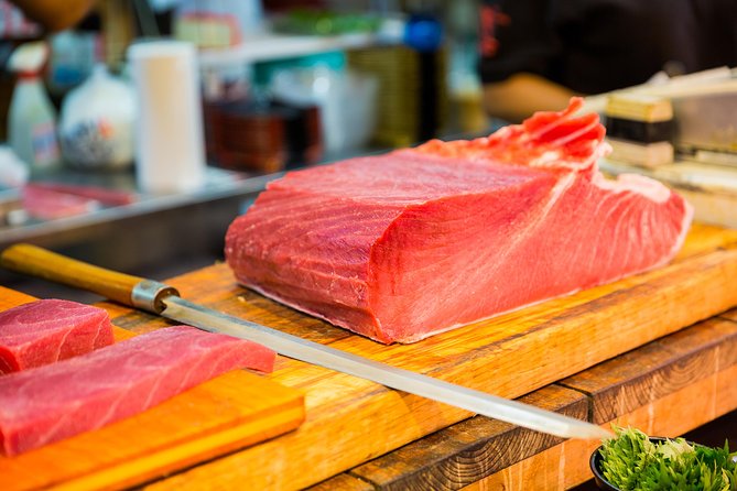 Tokyo Tsukiji Fish Market Food and Culture Walking Tour - Why the guide matters so much