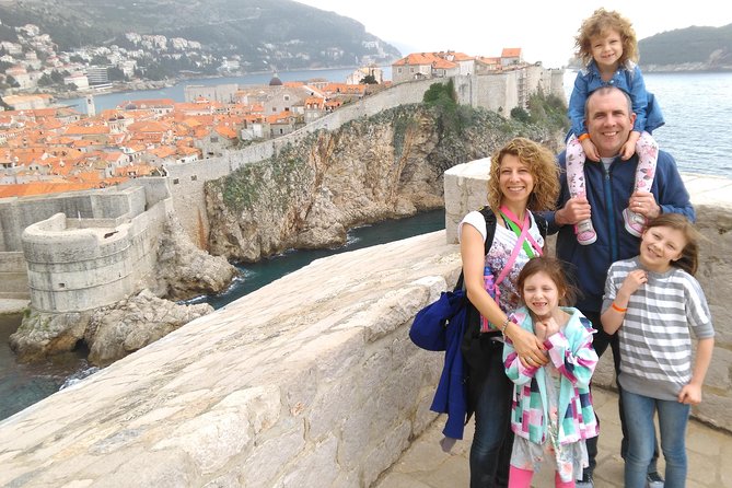 Tour The Game of Thrones - Private Walking Tour - Kolorina Bay brings Blackwater Bay into view