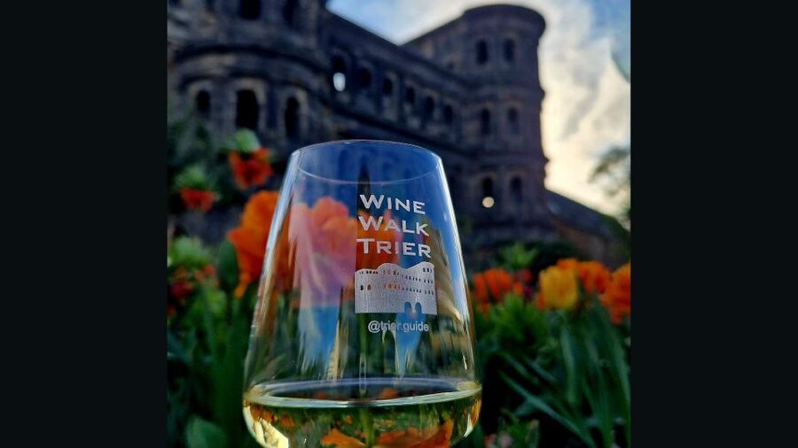Trier: Guided City Walk with Wine Tasting - Trier Cathedral and Liebfrauenkirche