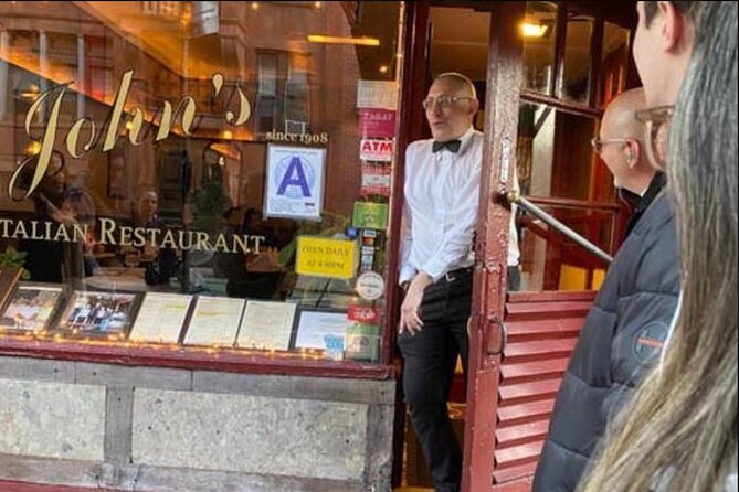 True Crime NYC: Mafia Walk w/Ret. NYPD Detective and Local Food - Key points to know before you book