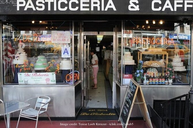 True Crime NYC: Mafia Walk w/Ret. NYPD Detective and Local Food - What the $75.65 price really covers