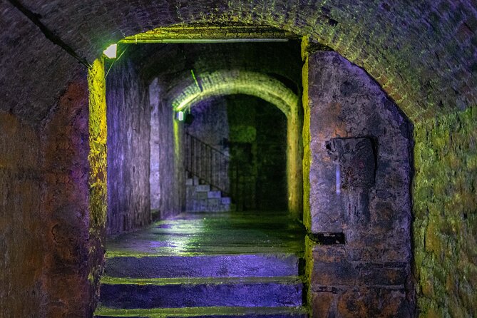 Underground Vaults Walking Tour in Edinburgh Old Town - Practical comfort and access details