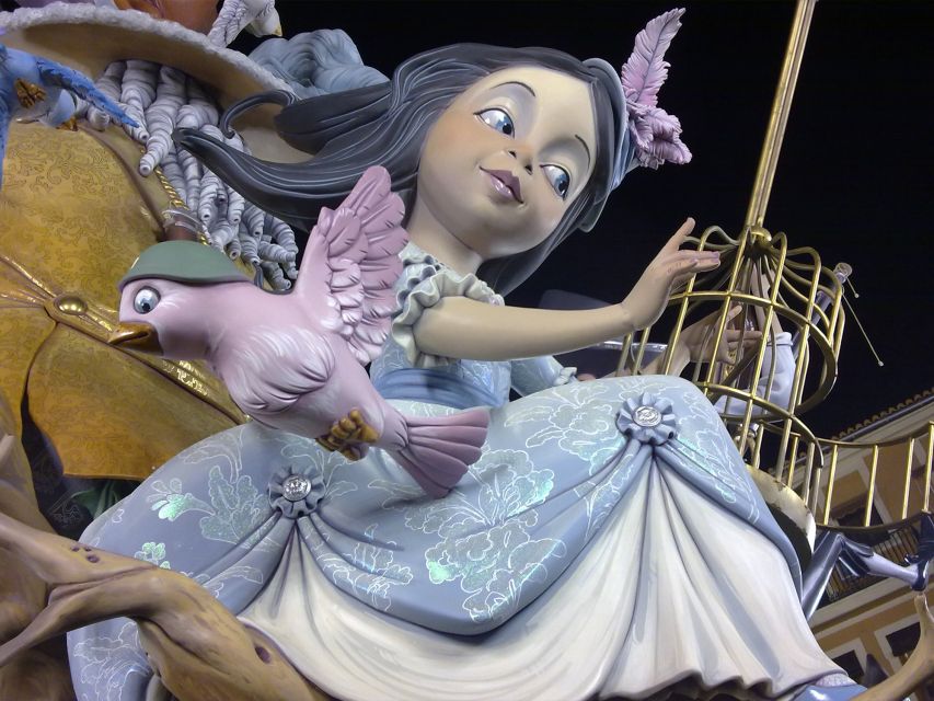 Valencia: Essentials and World Heritages Sites Walking Tour - The cathedral area and the final orientation