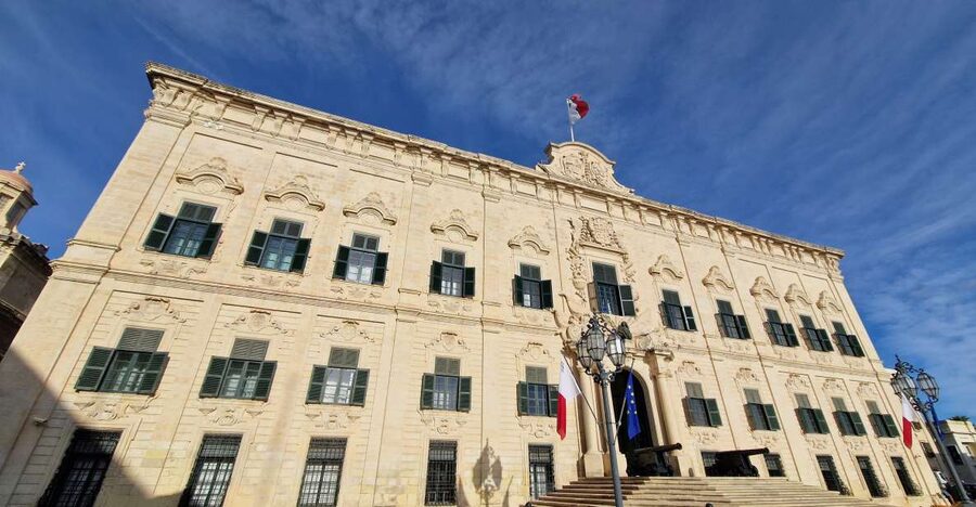 Valletta: City Walking Tour in a Small Group - Republic Square and the Grand Master’s Palace