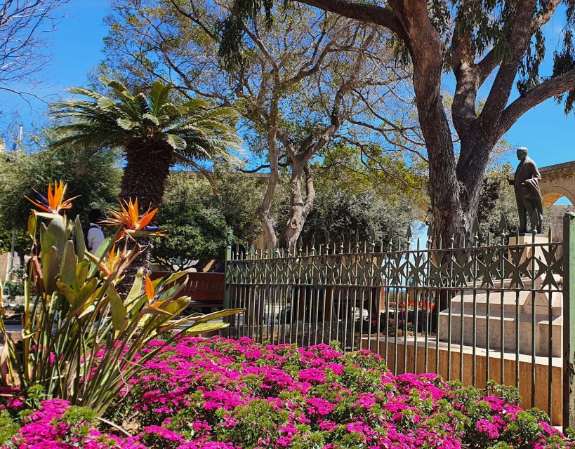 Valletta: City Walking Tour in a Small Group - Lower Barrakka Gardens and the harbour setting