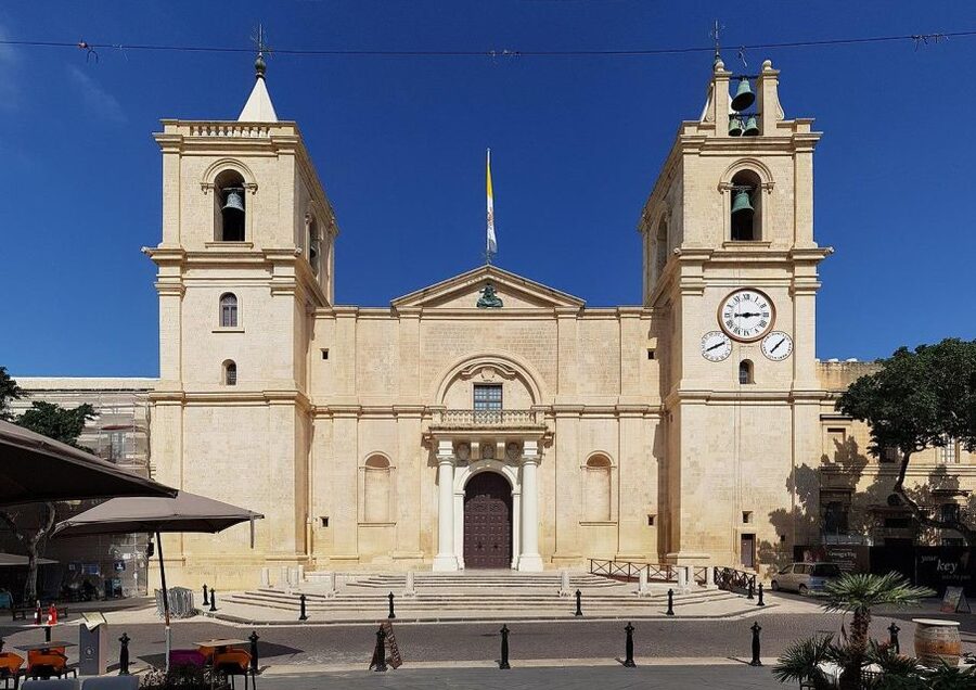 Valletta: Half-Day City Discovery Walking Tour - Squares, palaces, and the route to Fort St. Elmo