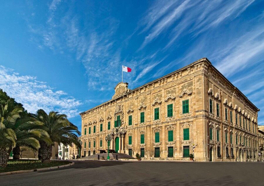 Valletta: Self-Guided Historical Walking Tour (Audio Guide) - Start at Tritons’ Fountain and the Valletta Waterfront