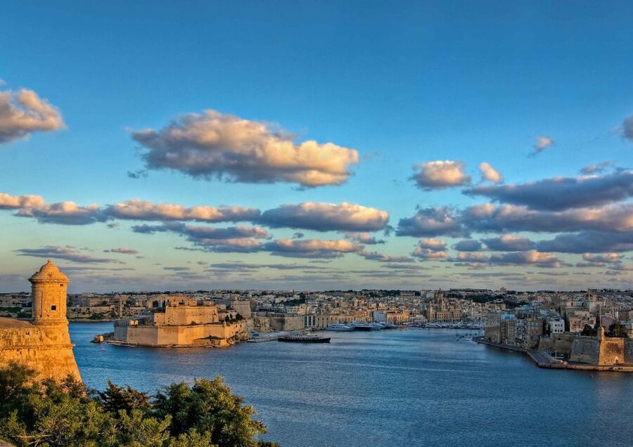 Valletta: Self-Guided Historical Walking Tour (Audio Guide) - Upper Barrakka Gardens and the city’s civic center