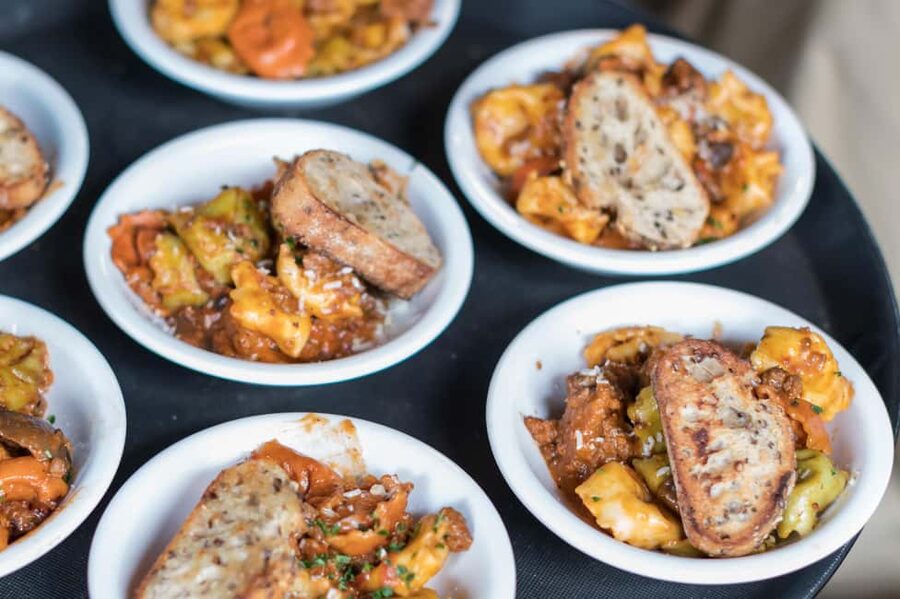 Vancouver: Gastown Historical Walking Food Tour - Six tastings, two desserts, and four drinks