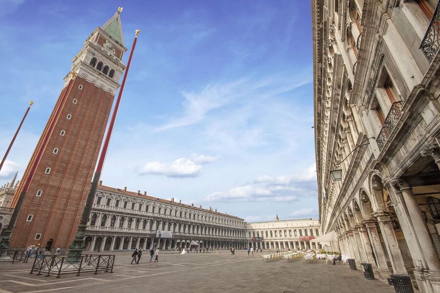 Venice: Morning Walking Tour - Teatro Malibran and the Mercerie toward Rialto