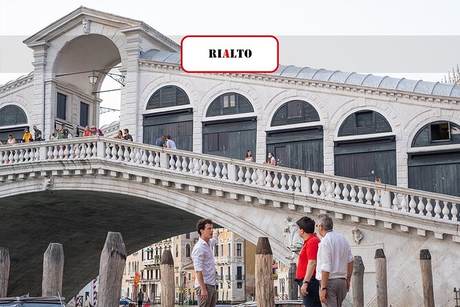 Venice: San Marco to Rialto Walking Tour & Spritz Like a Local - Adding the gondola ride and virtual reality