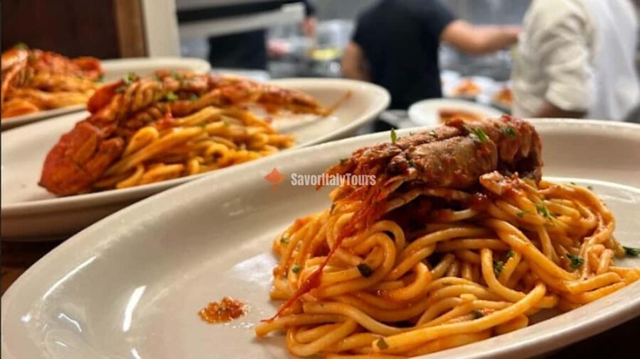 Venice: Sunset Walking Tour with Food and Wine Tastings - From the meeting point to the first cicchetti