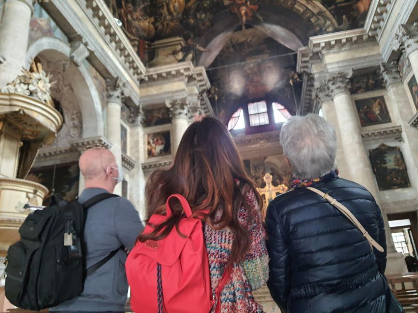 Venice: Walking Guided Tour of the City Must-See Sites - San Polo, local details, and the fish market