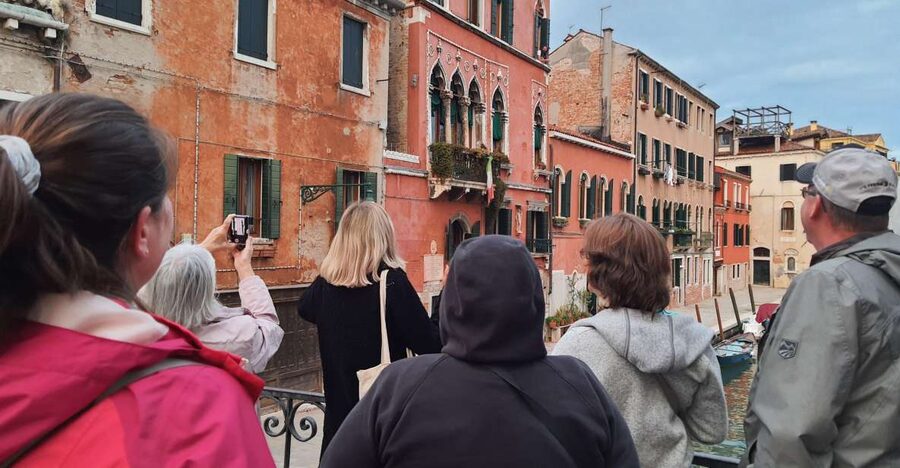 Venice: Walking Guided Tour of the City Must-See Sites - Finishing at St. Mark’s Square