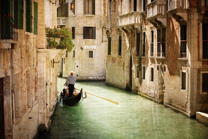 Venice Walking Tour and Gondola Ride - Finding the start near St. Mark’s Square